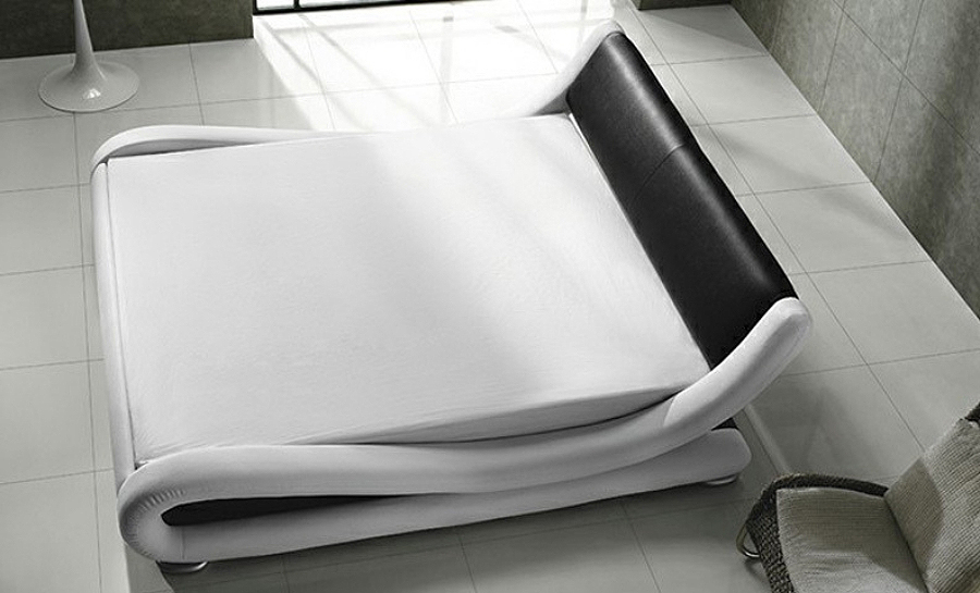 Leather Bed - Model 20